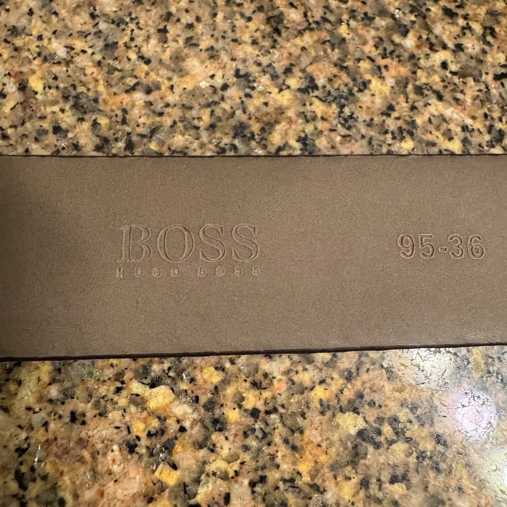 Hugo Boss Brown Leather Belt with Silver‎ Buckle Size 36